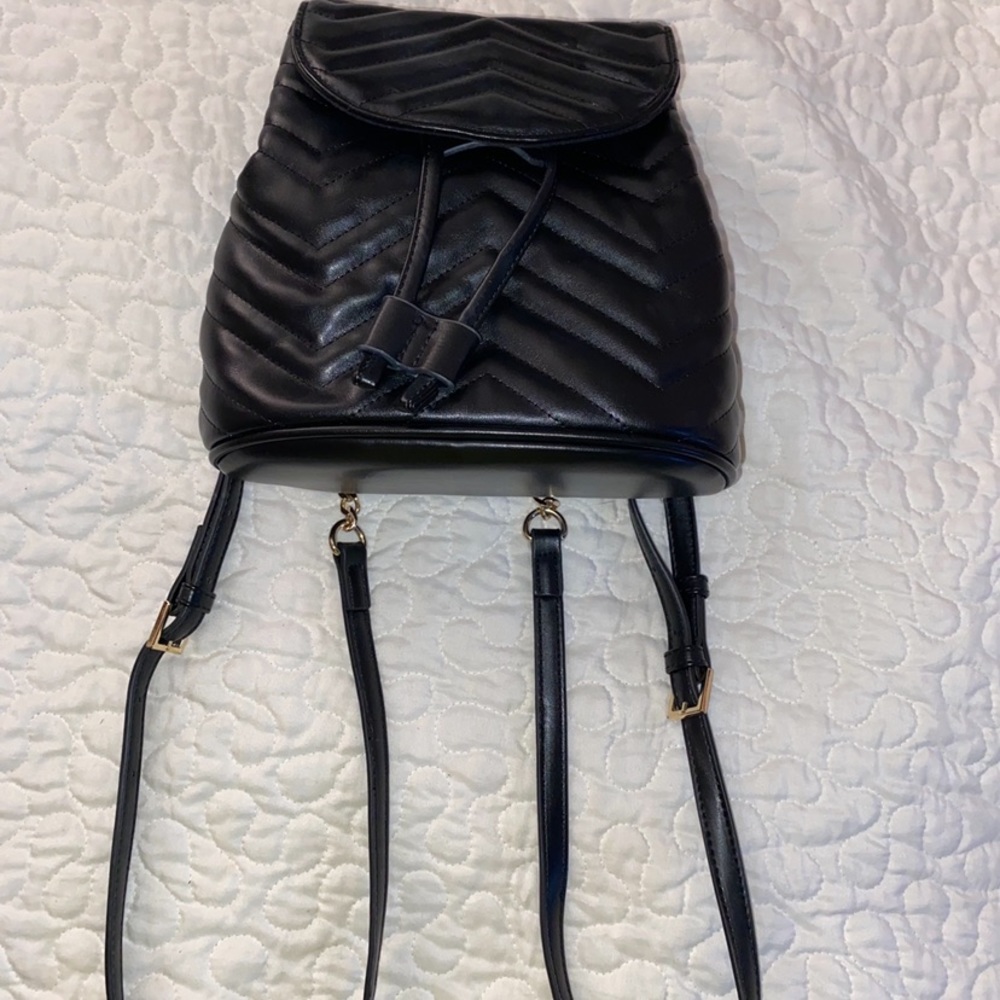 🎉Small black backpack